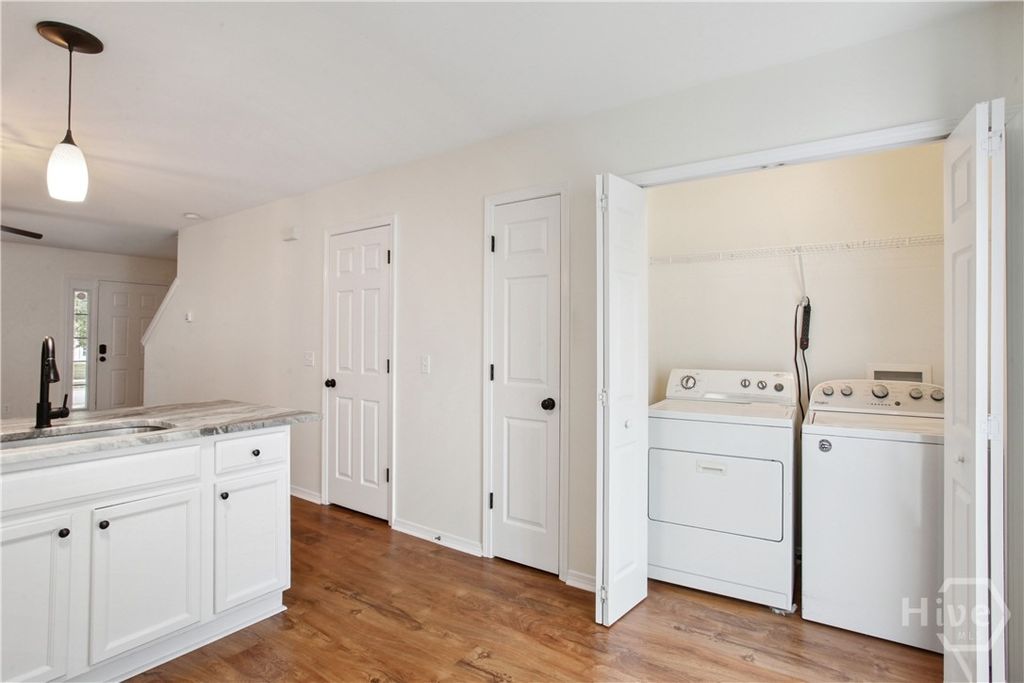 Image 14 of property listing at 84 Fairgreen Street, Savannah, GA 31407
