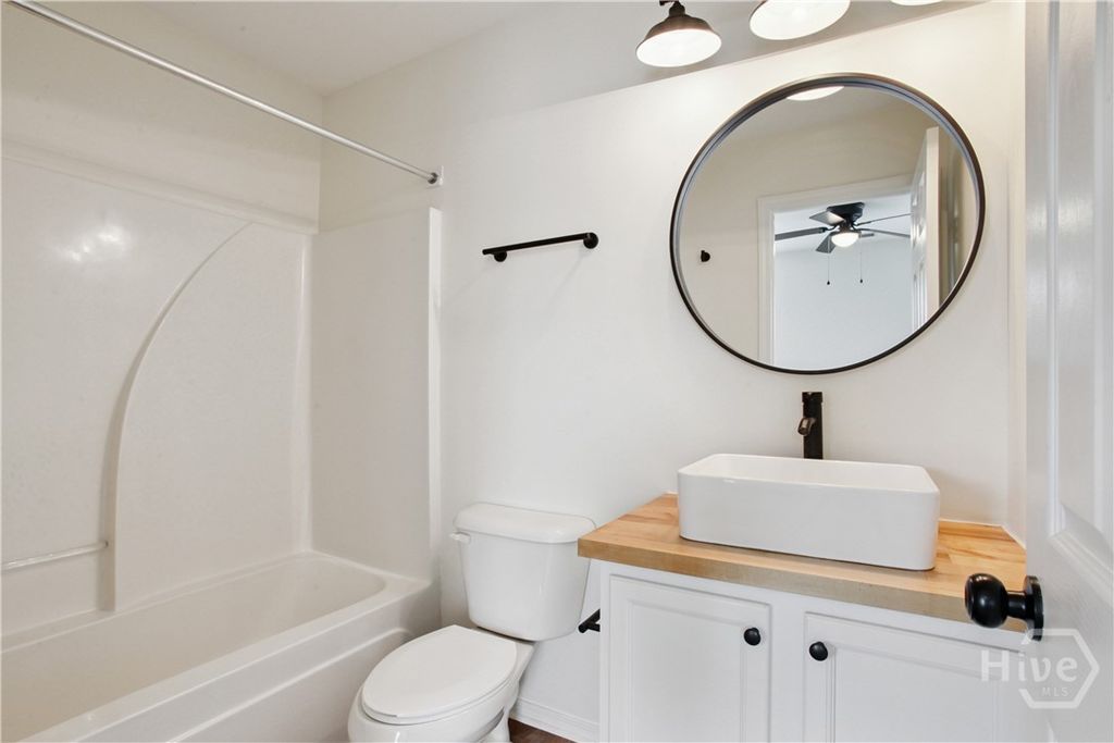 Image 19 of property listing at 84 Fairgreen Street, Savannah, GA 31407