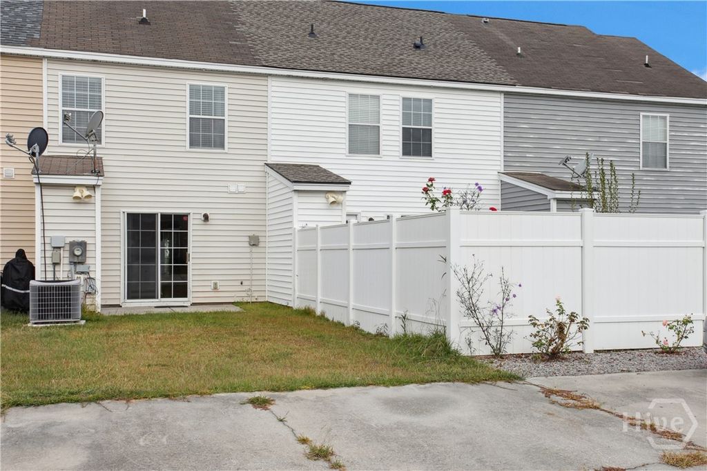 Image 25 of property listing at 84 Fairgreen Street, Savannah, GA 31407