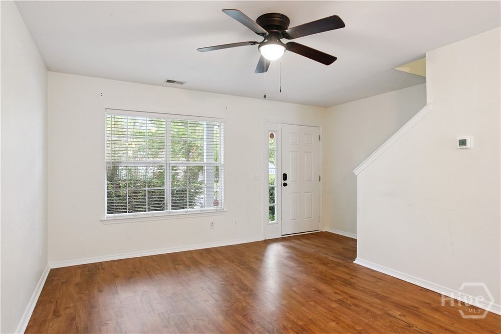 Image 4 of property listing at 84 Fairgreen Street, Savannah, GA 31407