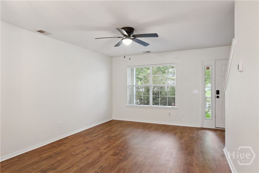 Image 5 of property listing at 84 Fairgreen Street, Savannah, GA 31407