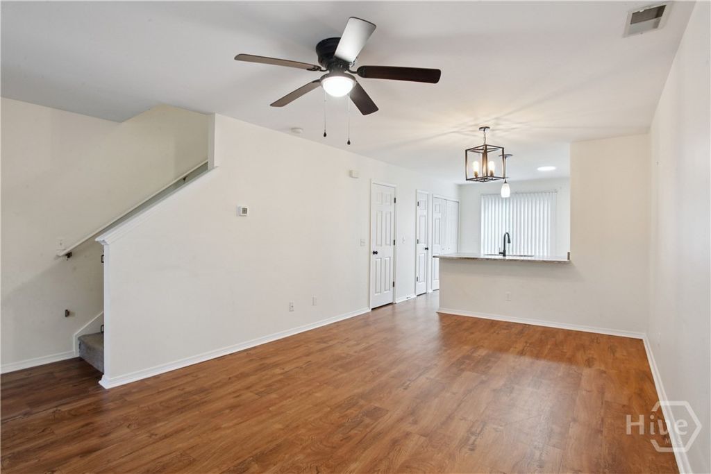 Image 6 of property listing at 84 Fairgreen Street, Savannah, GA 31407
