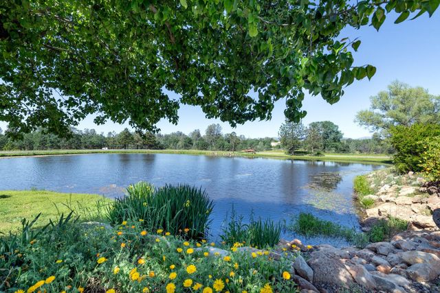 12832 Los Osos Street, Redding, CA 96003