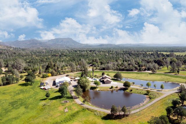 12832 Los Osos Street, Redding, CA 96003