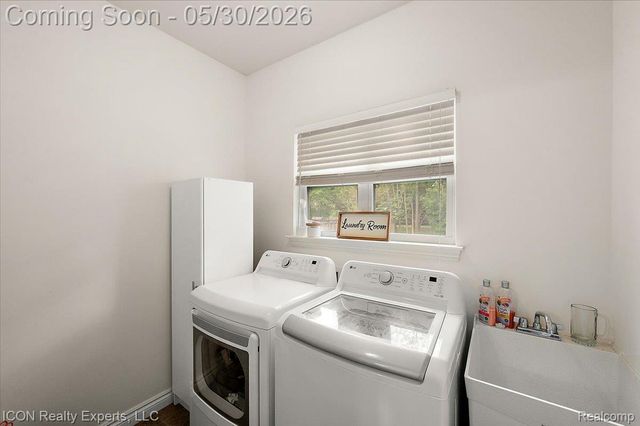 487 N Washington Avenue, Clawson, MI 48017