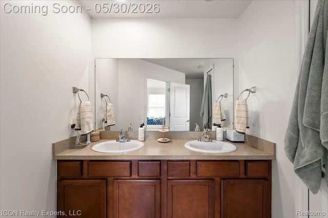 487 N Washington Avenue, Clawson, MI 48017