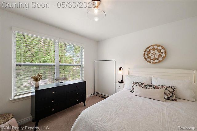 487 N Washington Avenue, Clawson, MI 48017