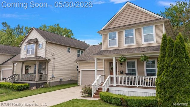 487 N Washington Avenue, Clawson, MI 48017