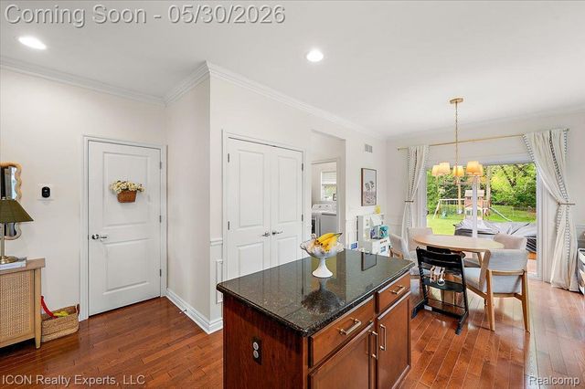 487 N Washington Avenue, Clawson, MI 48017