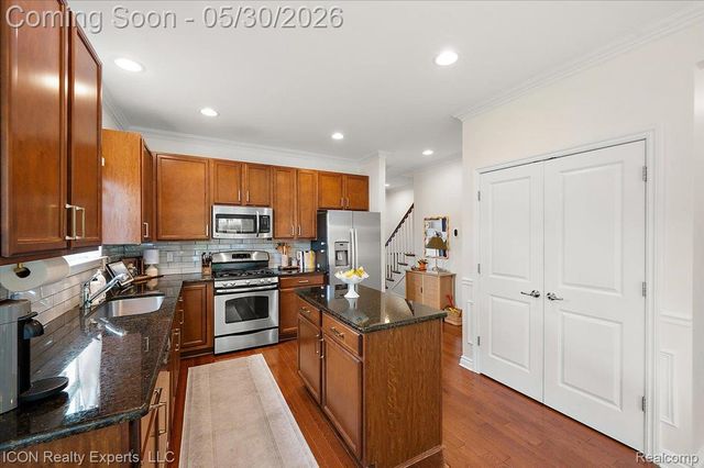487 N Washington Avenue, Clawson, MI 48017