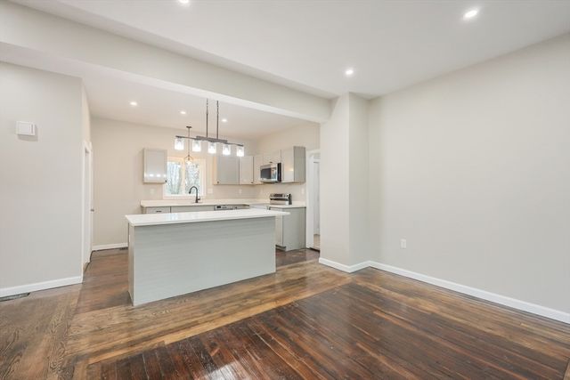 135 Washburn St, Taunton, MA 02780