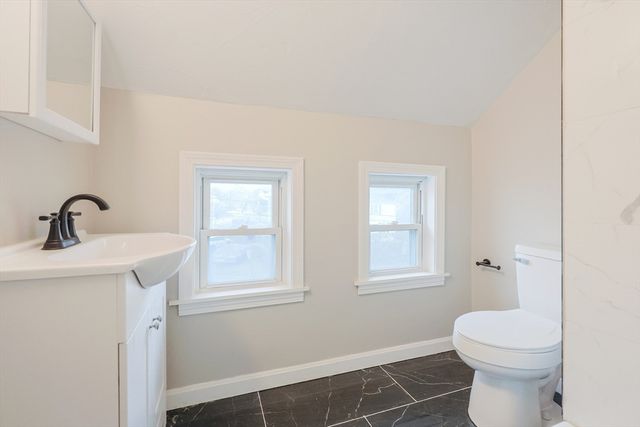 135 Washburn St, Taunton, MA 02780