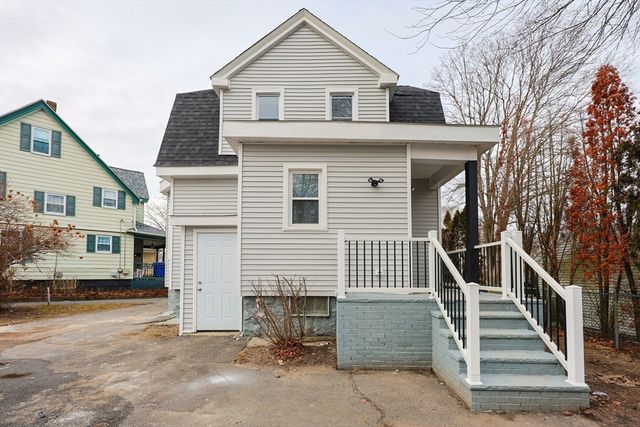 135 Washburn St, Taunton, MA 02780
