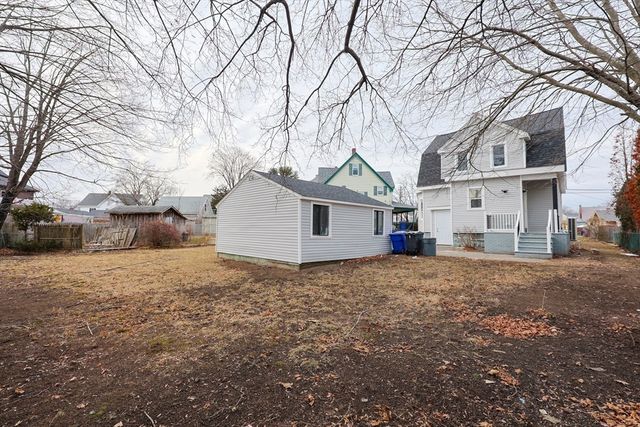 135 Washburn St, Taunton, MA 02780