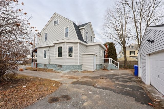 135 Washburn St, Taunton, MA 02780