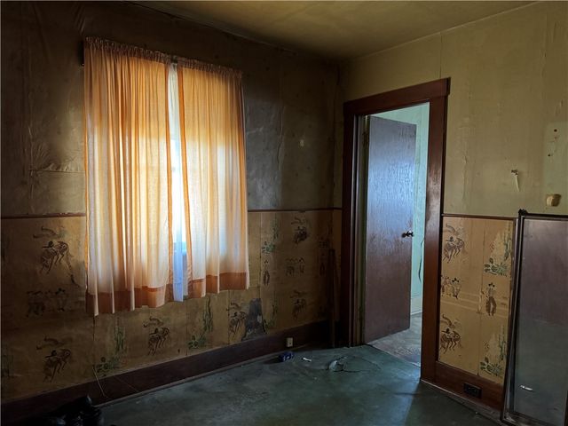 198 12th St, Ambridge, PA 15003