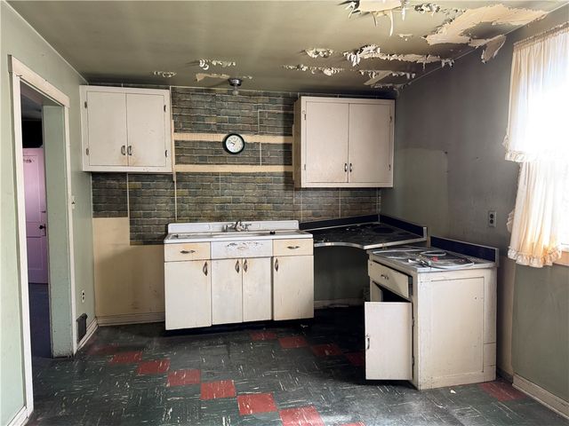 198 12th St, Ambridge, PA 15003