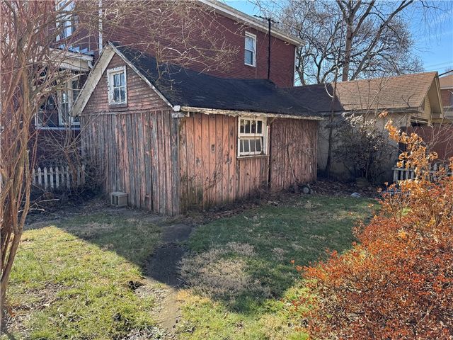 198 12th St, Ambridge, PA 15003