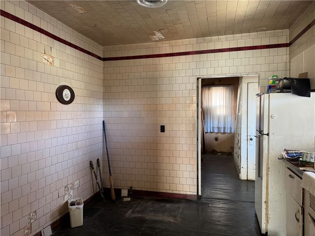 198 12th St, Ambridge, PA 15003