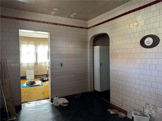 198 12th St, Ambridge, PA 15003