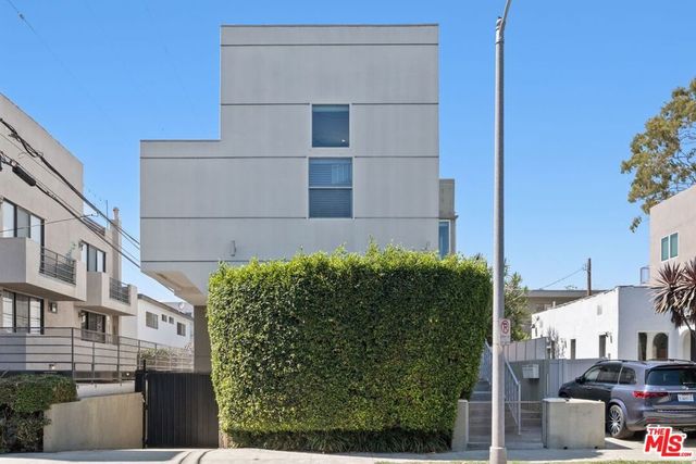 11763 Iowa Avenue 1, Los Angeles, CA 90025