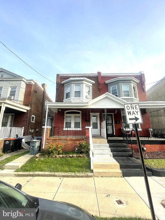 327 E 20TH ST, CHESTER, PA 19013 — exterior