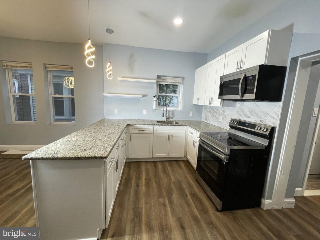 327 E 20TH ST, CHESTER, PA 19013 — photo 5
