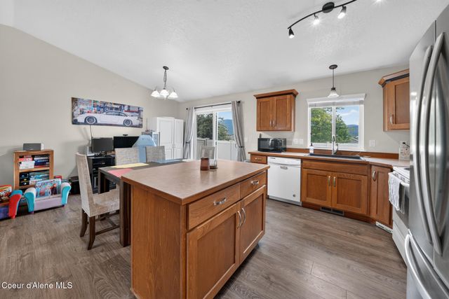 145 N Silkwood DR, Post Falls, ID 83854