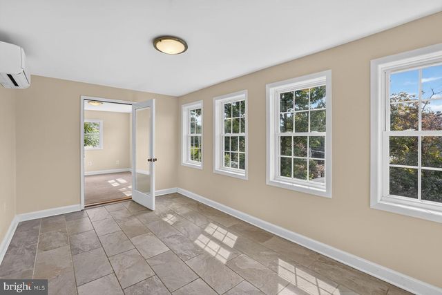 5620 MACARTHUR BLVD NW, Washington, DC 20016