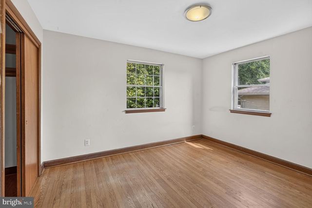 5620 MACARTHUR BLVD NW, Washington, DC 20016