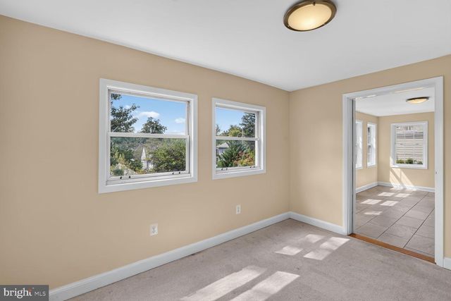 5620 MACARTHUR BLVD NW, Washington, DC 20016