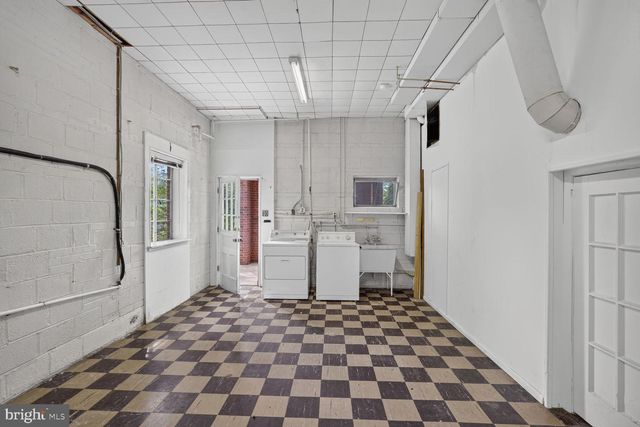 5620 MACARTHUR BLVD NW, Washington, DC 20016