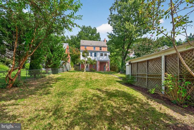 5620 MACARTHUR BLVD NW, Washington, DC 20016