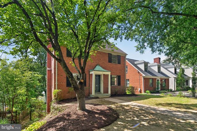 5620 MACARTHUR BLVD NW, Washington, DC 20016