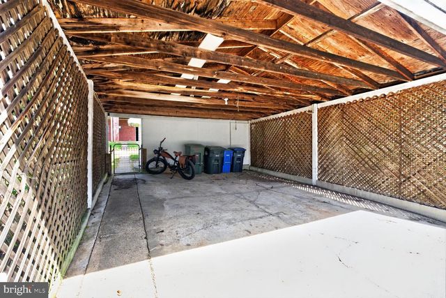 5620 MACARTHUR BLVD NW, Washington, DC 20016