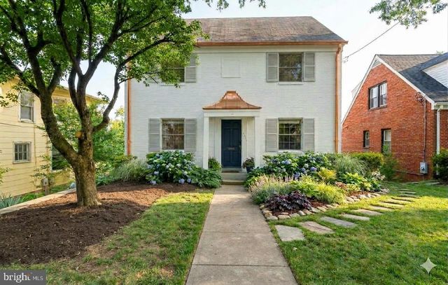 5620 MACARTHUR BLVD NW, Washington, DC 20016