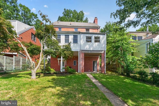 5620 MACARTHUR BLVD NW, Washington, DC 20016