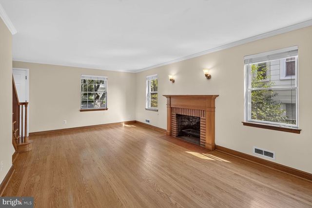 5620 MACARTHUR BLVD NW, Washington, DC 20016
