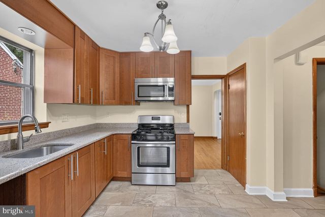 5620 MACARTHUR BLVD NW, Washington, DC 20016