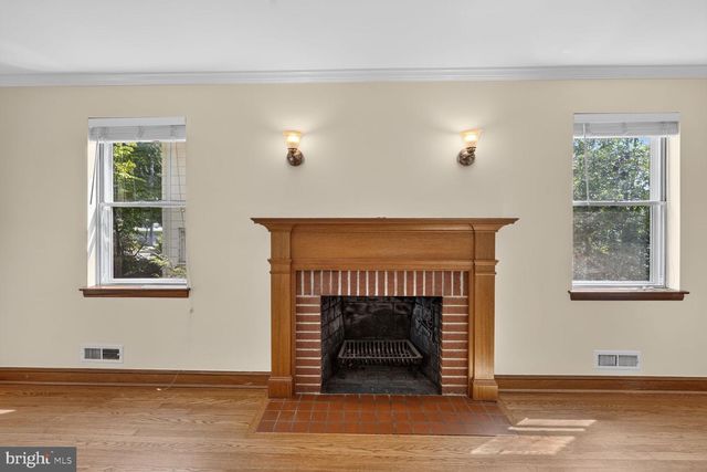 5620 MACARTHUR BLVD NW, Washington, DC 20016