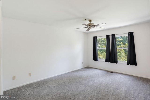 407 MADELINE CT, Newark, DE 19711