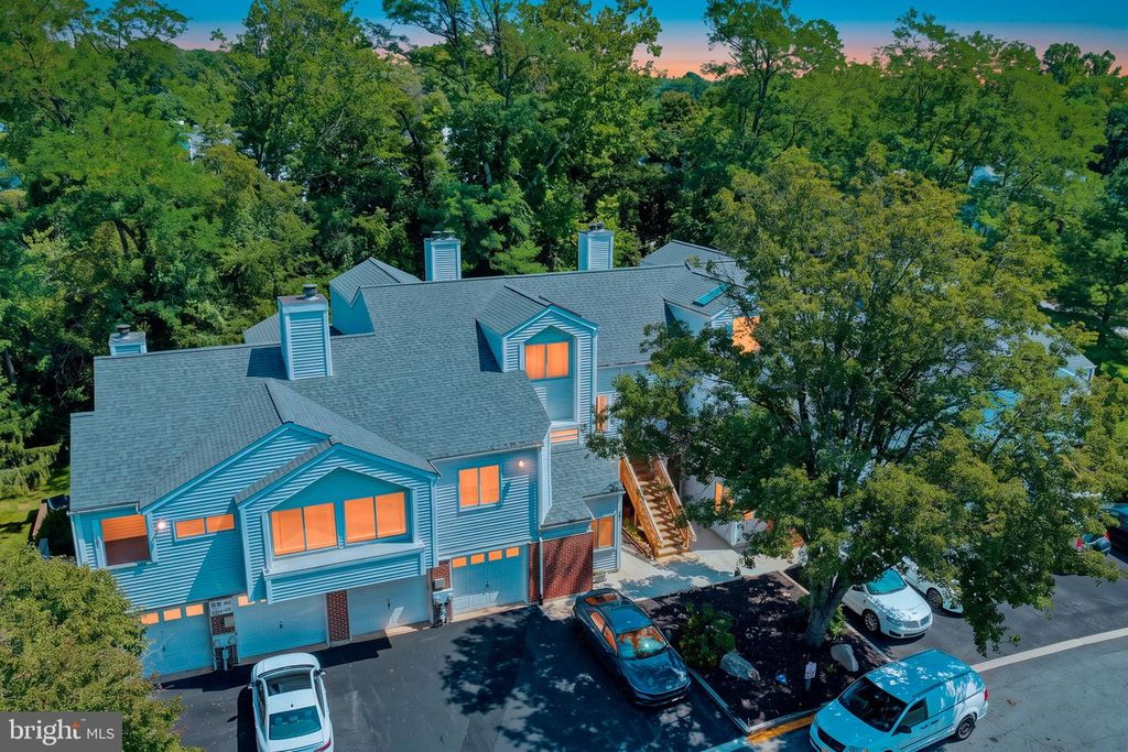 407 MADELINE CT, Newark, DE 19711