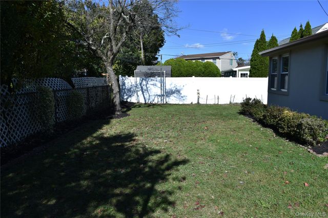 55 Acre Lane, Hicksville, NY 11801