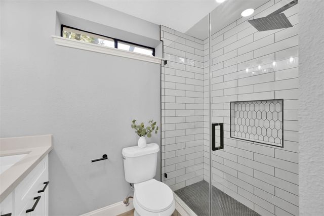 146 W Woodstock Circle Drive, Spring, TX 77381