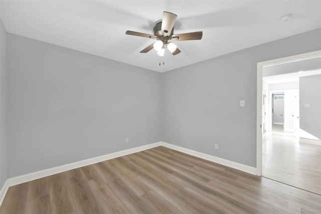 146 W Woodstock Circle Drive, Spring, TX 77381