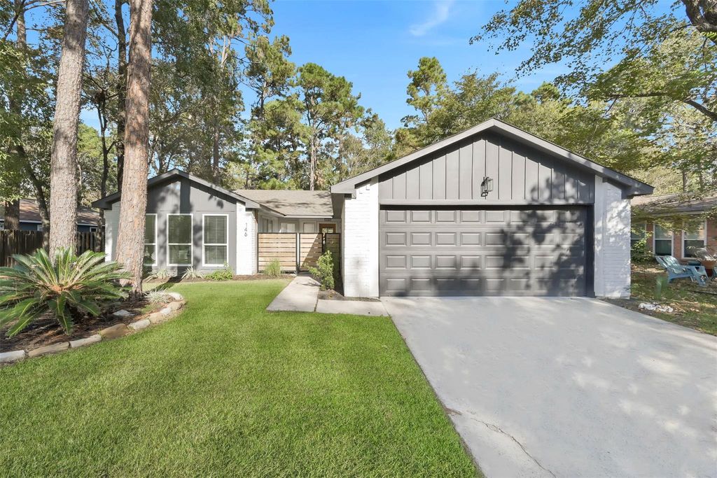 146 W Woodstock Circle Drive, Spring, TX 77381