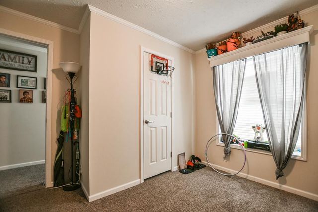 1374 Birchview Drive, Maplewood, MN 55119