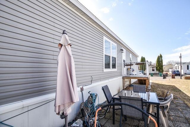 1374 Birchview Drive, Maplewood, MN 55119