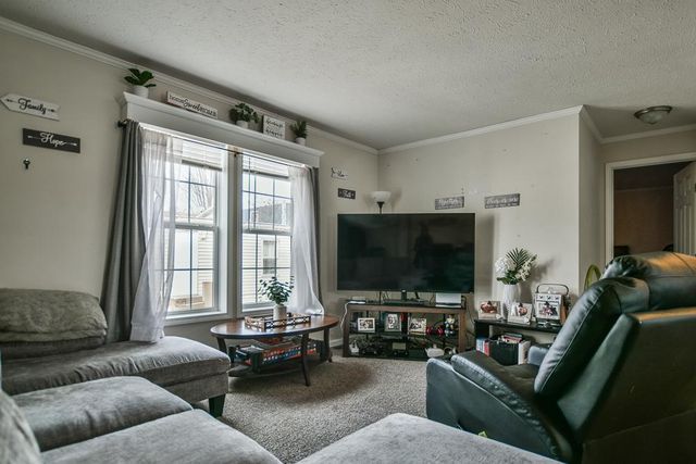 1374 Birchview Drive, Maplewood, MN 55119