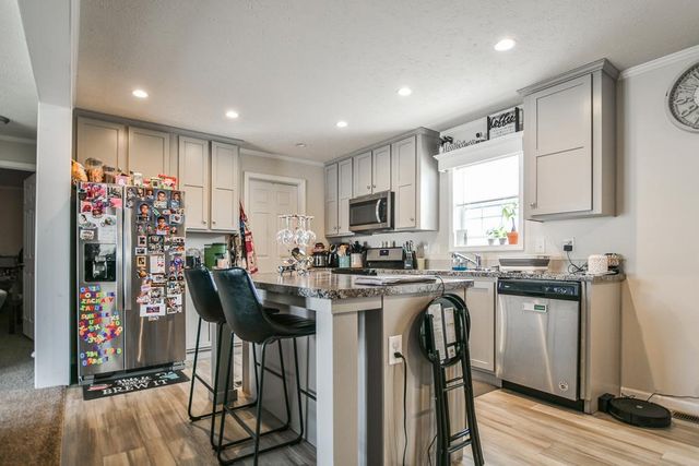 1374 Birchview Drive, Maplewood, MN 55119